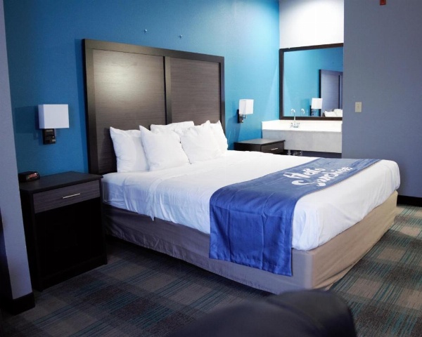 Days Inn by Wyndham Montgomery image 16