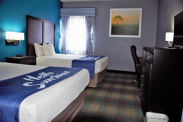 Days Inn by Wyndham Montgomery image 22